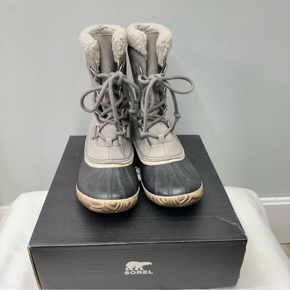 Sorel grey caribou slim winter boots women's 10.5 light wear as shown. - Picture 2 of 7